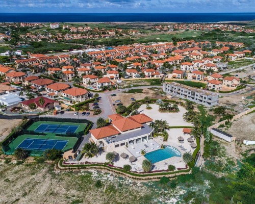 Andicuri 56-B - Modern Condo with Exclusive Amenities in Gold Coast