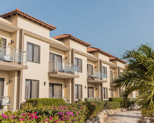 Andicuri 54-B - Stylish New Build Condo with Resort Amenities