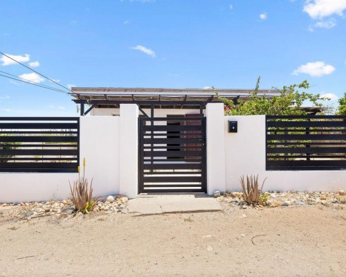 Tamarijn 54B - Fixer Upper + Apartment unit!