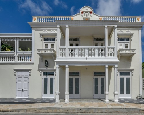 Steenweg 19 (Botica Aruba)